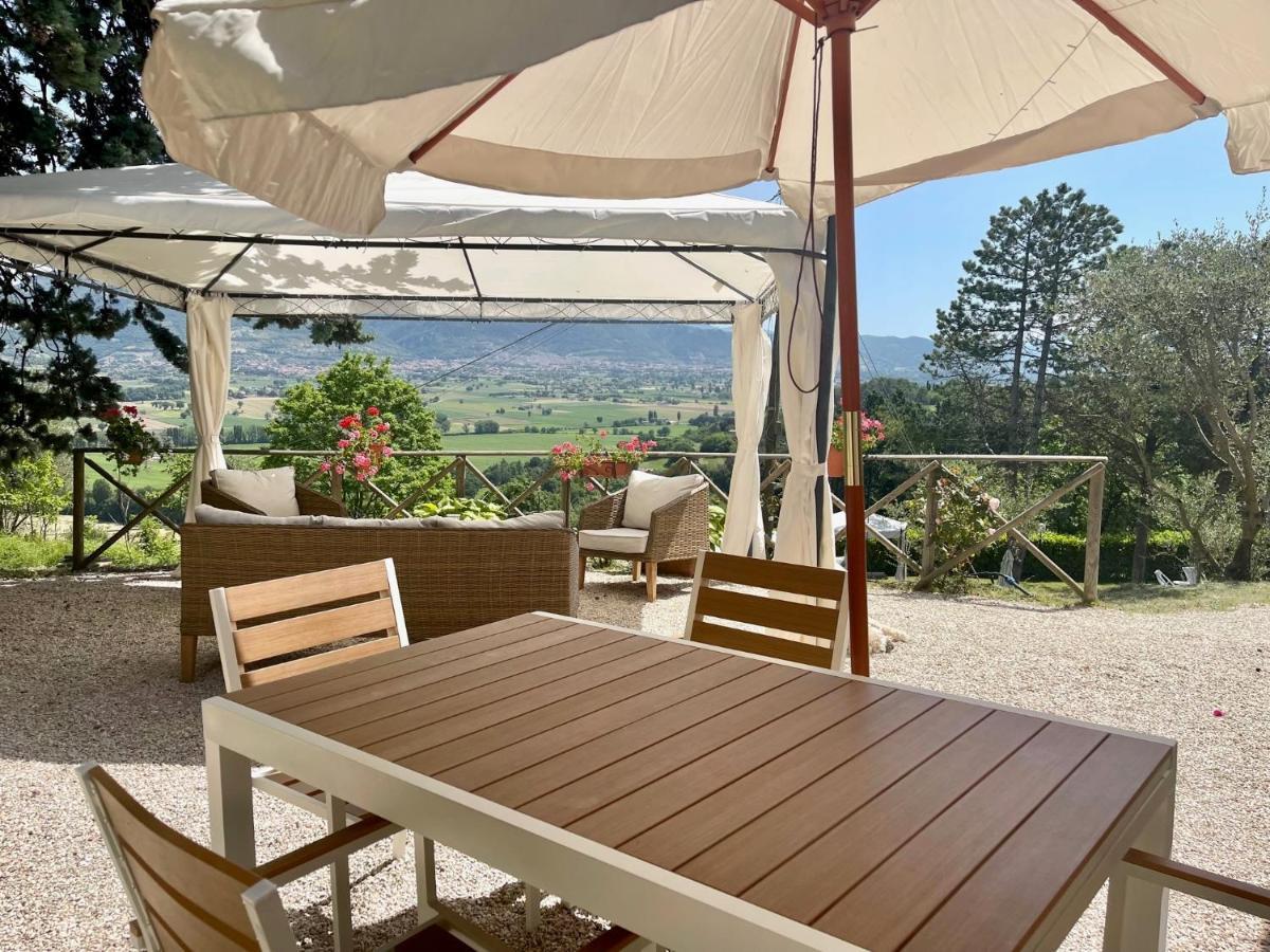 La Panoramica Gubbio - Maison De Charme - Casette E Appartamenti Self Catering Per Vacanze Meravigliose! Eksteriør billede