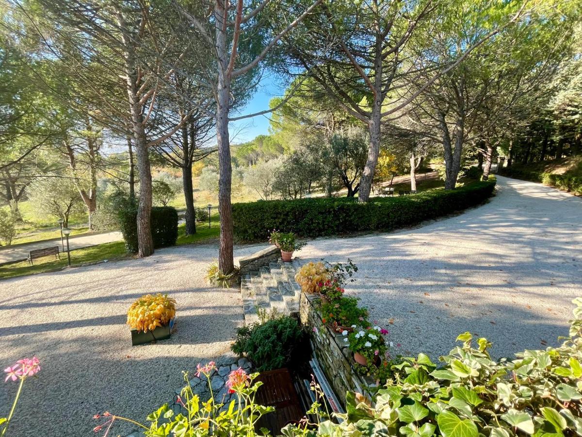 La Panoramica Gubbio - Maison De Charme - Casette E Appartamenti Self Catering Per Vacanze Meravigliose! Eksteriør billede