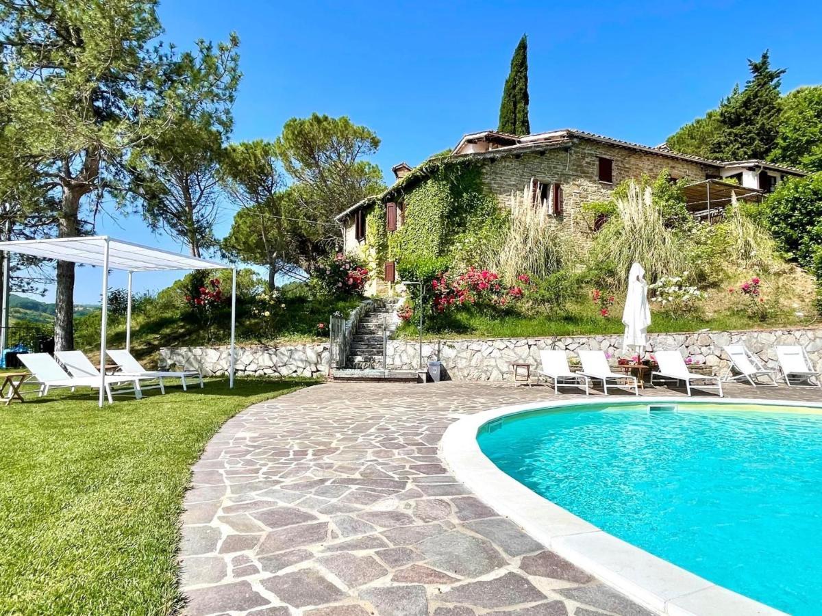 La Panoramica Gubbio - Maison De Charme - Casette E Appartamenti Self Catering Per Vacanze Meravigliose! Eksteriør billede