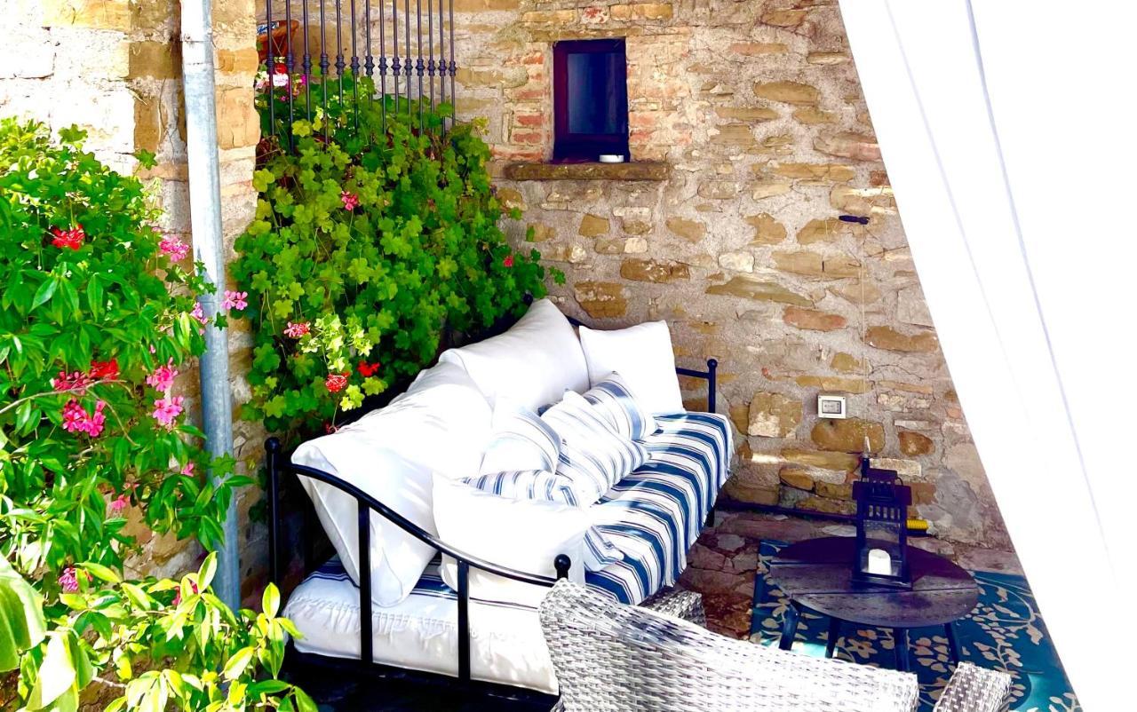 La Panoramica Gubbio - Maison De Charme - Casette E Appartamenti Self Catering Per Vacanze Meravigliose! Eksteriør billede